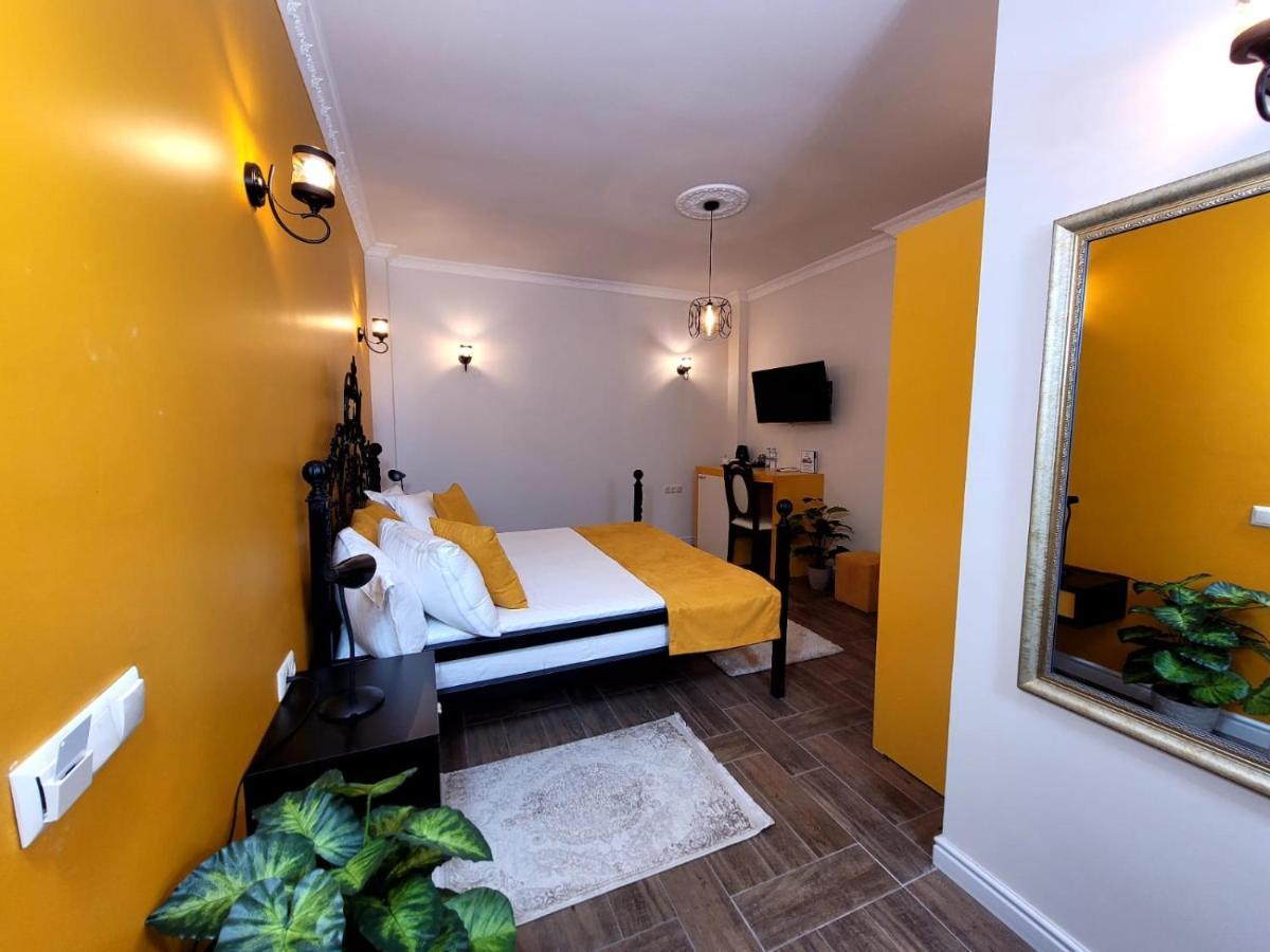 River Boutique Hotel Batumi Exteriör bild